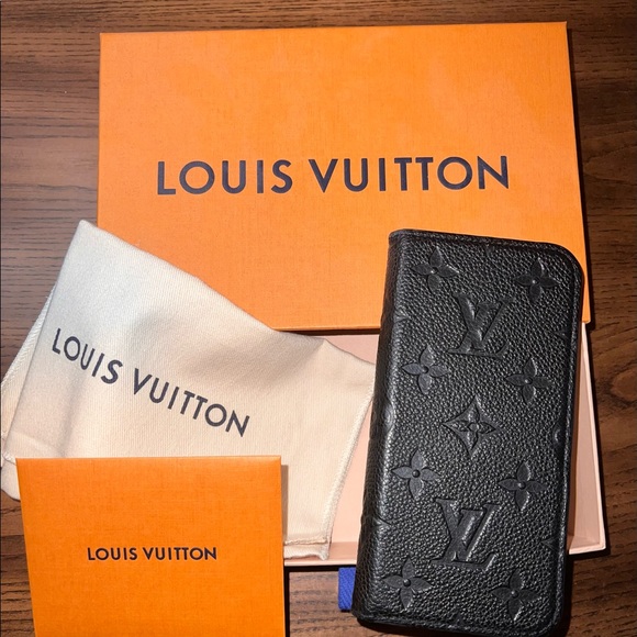 AUTHENTIC LOUIS VUITTON Black Leather IPHONE X case (Authentic) - Picture 10 of 13